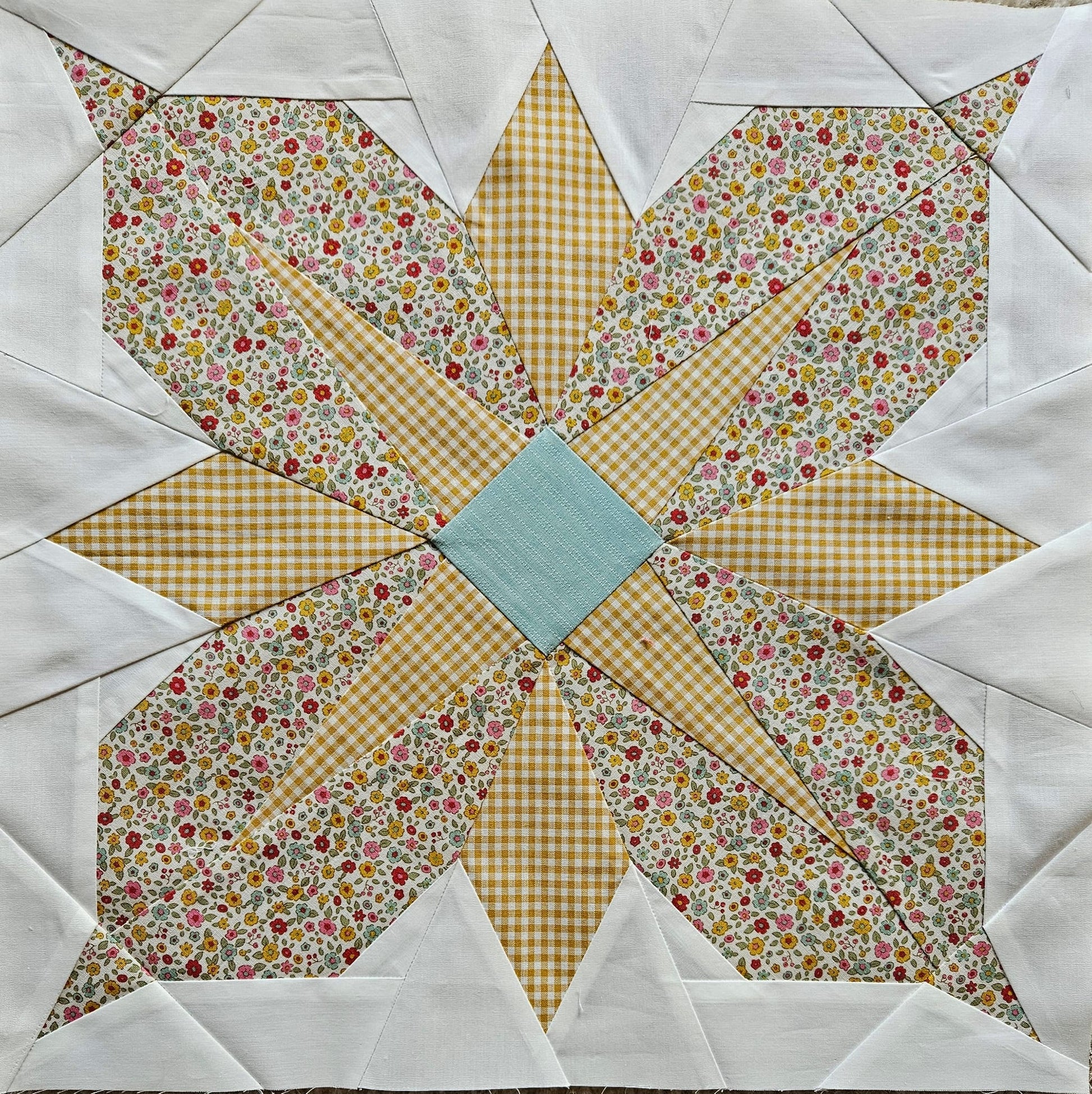 Summer Flower Table Square Pattern – Larkspur Lane Designs